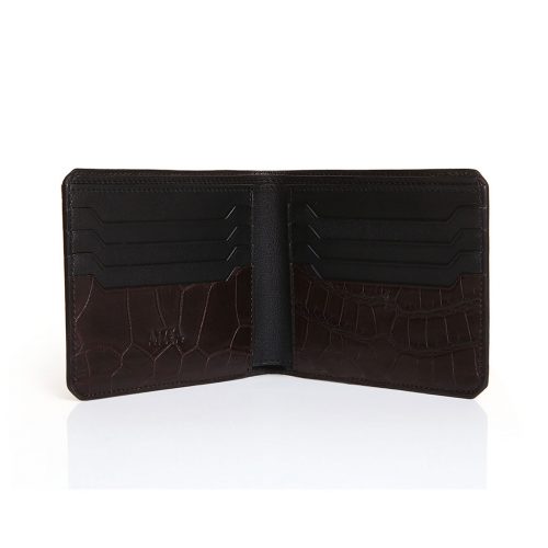 Wallet with 8 credit cards in Alligator