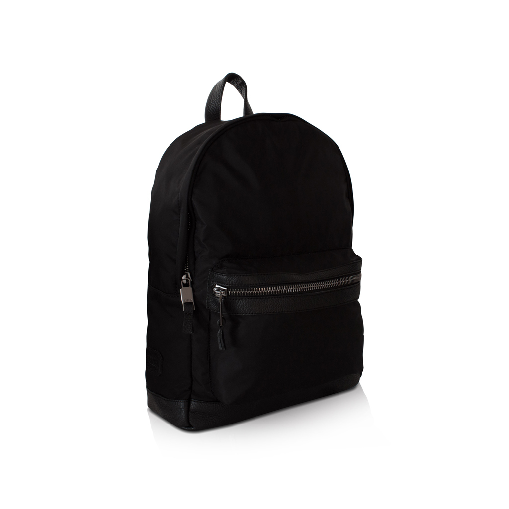 sac-à-dos-noir-4-retouchée